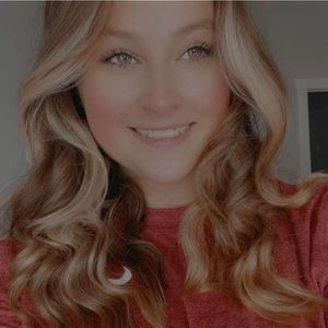 Meet your Posher, Chloe